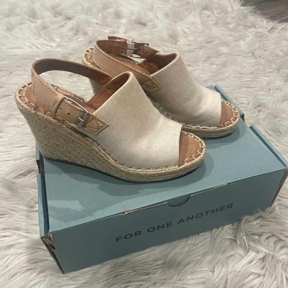 Toms wedge sandals